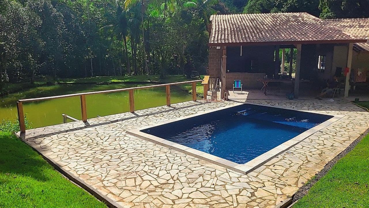 Piscina de vinil em sítio no Vale do Ribeira